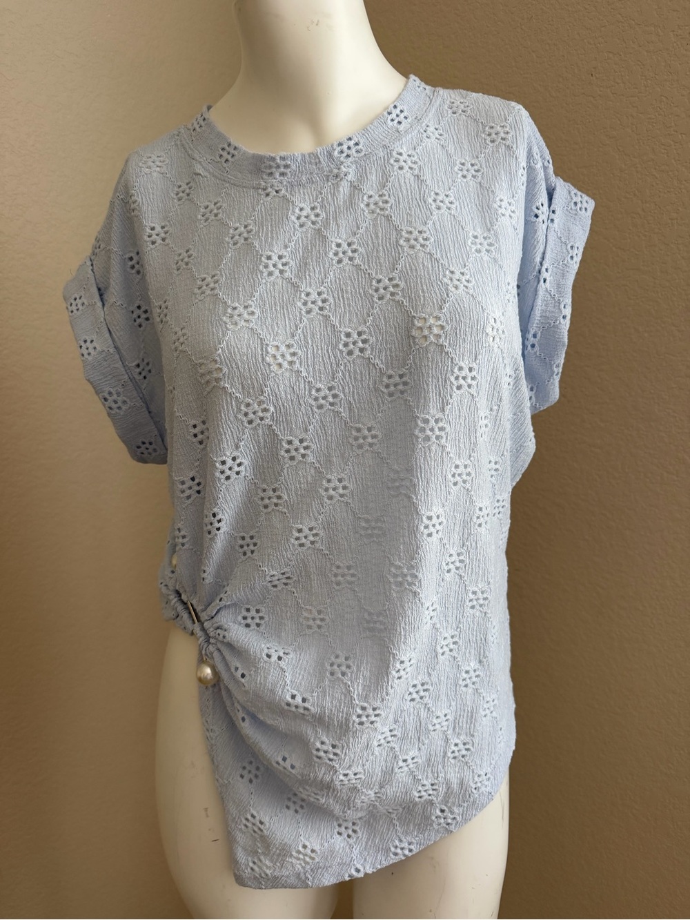 MUY MUY FANCY COLLECTION | Blue Eyelet Shirt Side Cinch with Pin  SZ Medium